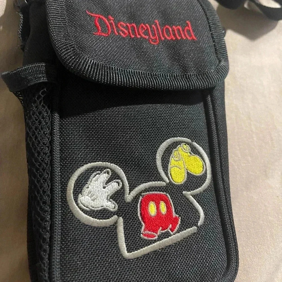 Disneyland phone/camera crossbody bag - Picture 3 of 7
